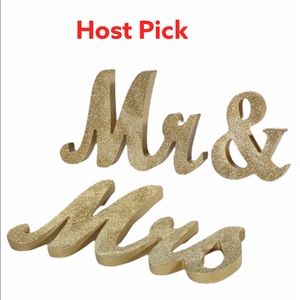 Beautiful Mr & Mrs Wedding Pieces